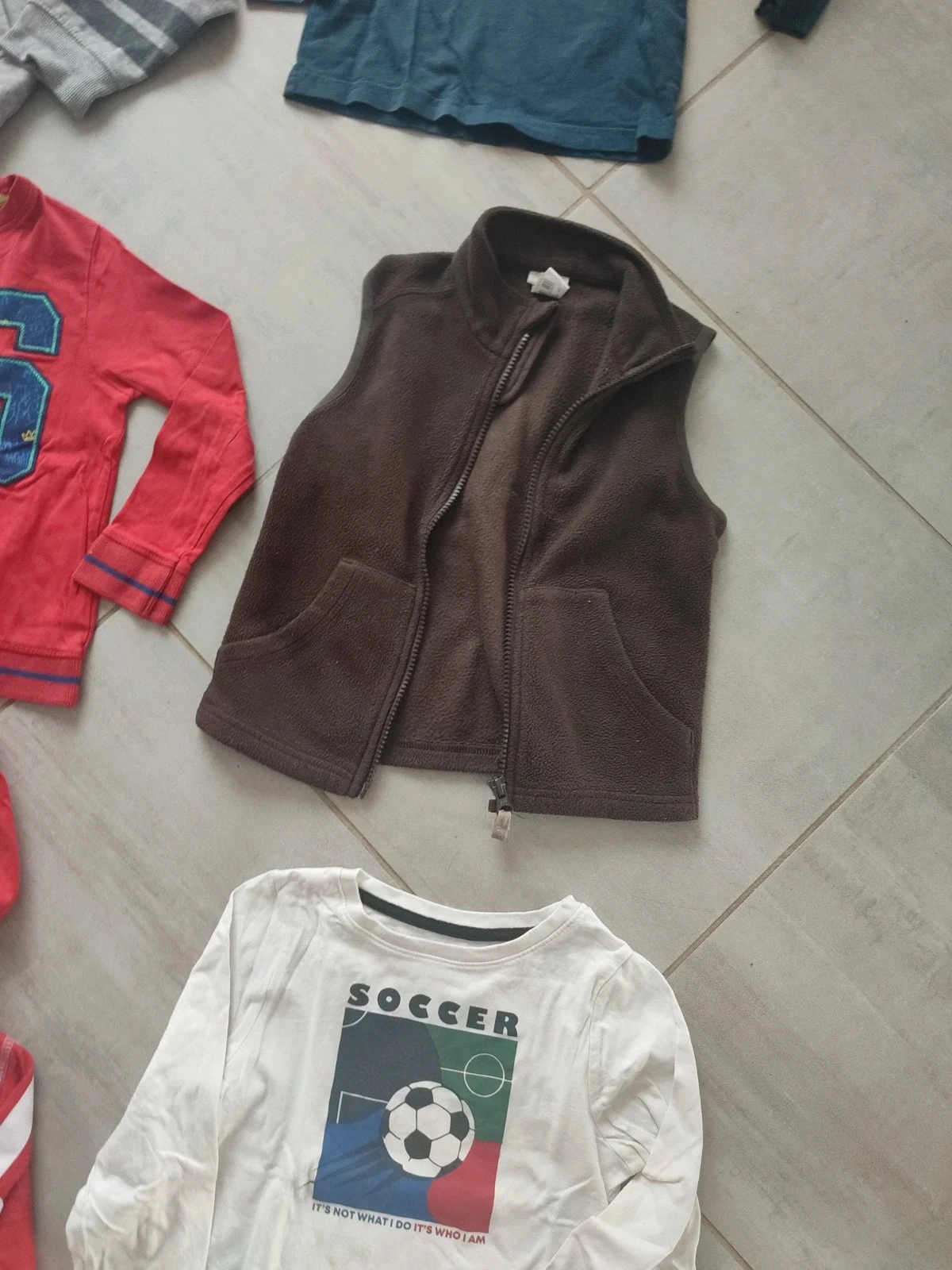 Lot kleding voor jongens van 4 jaar – photo 4